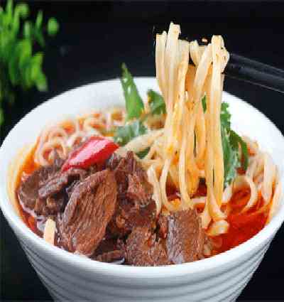 牛一嘴中國(guó)蘭州牛肉垃面加盟在市場(chǎng)上以其別致的新意獲得消費(fèi)者的贊可，成為投資價(jià)值的品牌