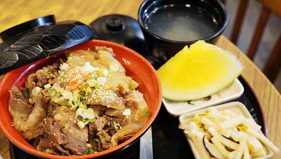 帶你領(lǐng)略東瀛美食——牛肉蓋澆飯和鰻料理