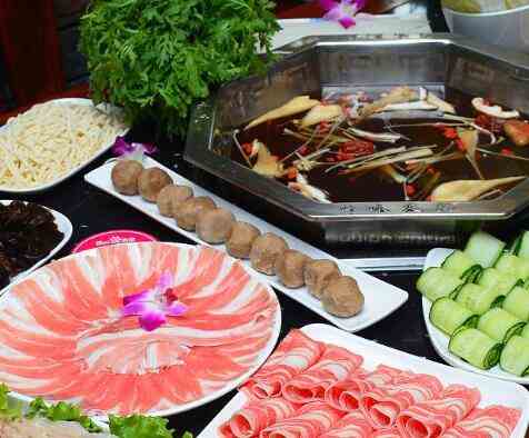  這個夏天帶家人吃鎮(zhèn)三關(guān)老火鍋，做一個愛家的人