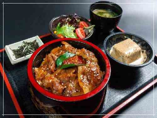開一家神田川拉面加盟店多少錢？幫助了無數(shù)小本創(chuàng)業(yè)者實(shí)現(xiàn)了創(chuàng)富夢(mèng)想