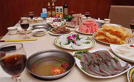 成都火鍋店被吃垮怎么回事？中國火鍋餐飲行業市場規模及主要品牌分析