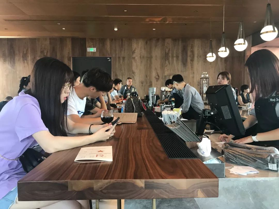 北京星巴克臻選店開業！咖啡、茶、酒全都有，到底想干啥？