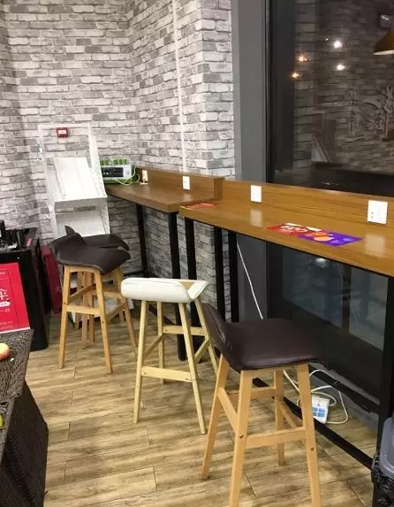 便利店+小吃+咖啡，8個月1400家直營店，蘇寧打劫