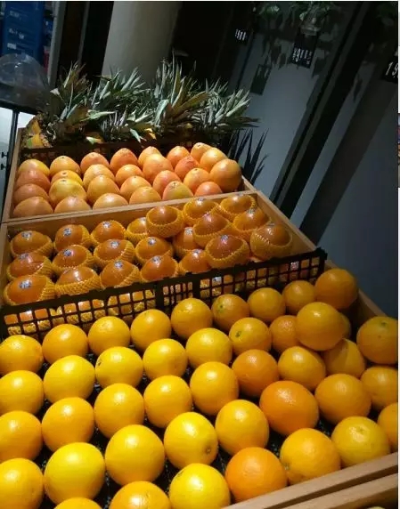 便利店+小吃+咖啡，8個月1400家直營店，蘇寧打劫
