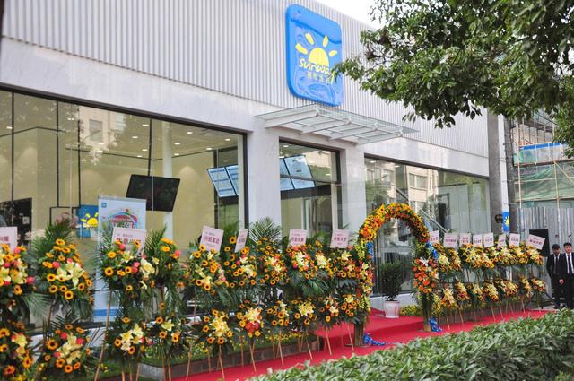 中國干洗巨頭被曝倒閉，加盟商組團討債