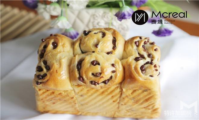 大學生創業項目哪個好 麥域烘焙獨特魅力情有獨