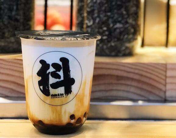 抖茶加盟這么火爆，他們開店加盟優勢明顯嗎？