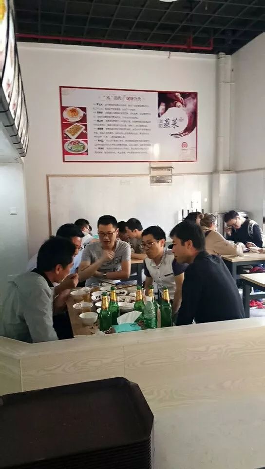 開店加盟頭條—何爹瀏陽蒸菜投資開店捷報頻傳