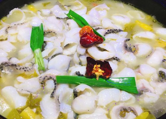 了解如何做小本生意,酸菜魚加盟店經(jīng)營起來很輕松