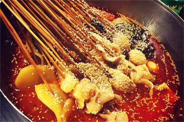 為什么說馬路簽簽串串香加盟發展好?