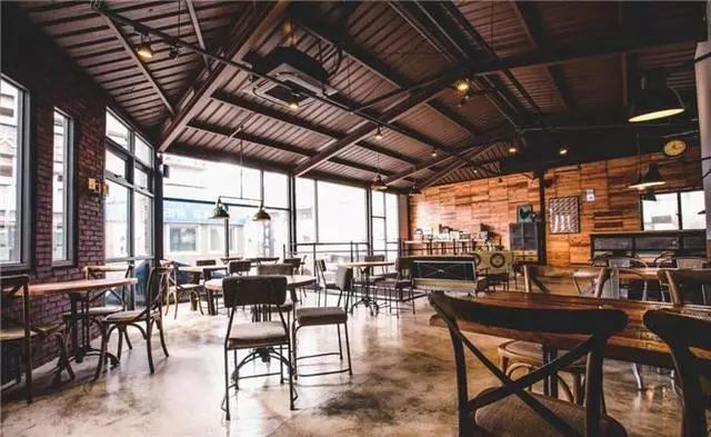 小成本創業開餐飲門店,到底是選擇加盟還是自己單干?哪個更能成功