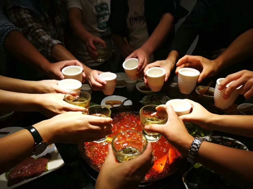 又到來貼秋膘的季節了，吃什么好呢？當然是火鍋***養膘了！