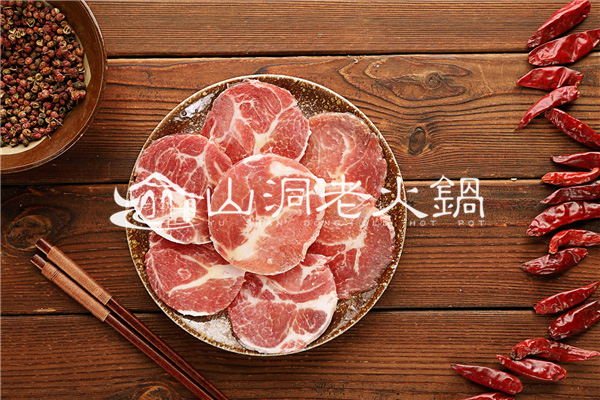 重慶本地人吃什么火鍋？這家店天天都有人排隊！