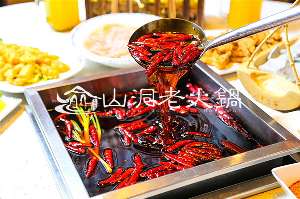 重慶***的老火鍋？這家網紅店上榜無疑！
