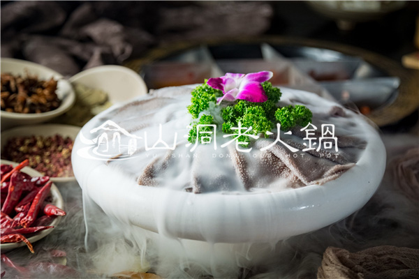 重慶本地人吃什么火鍋？重慶人都在往這家店跑！