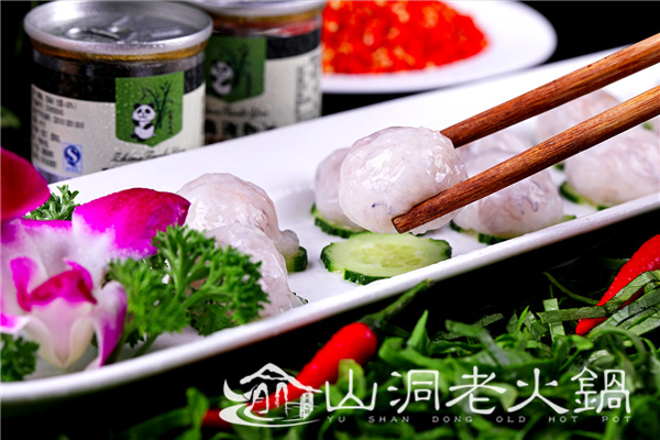 重慶***火的老火鍋店？國(guó)慶去這家店記得提前預(yù)約！