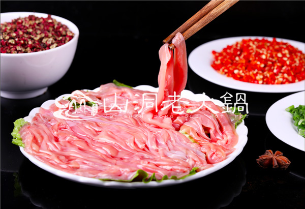 重慶***火的老火鍋店？國(guó)慶去這家店記得提前預(yù)約！