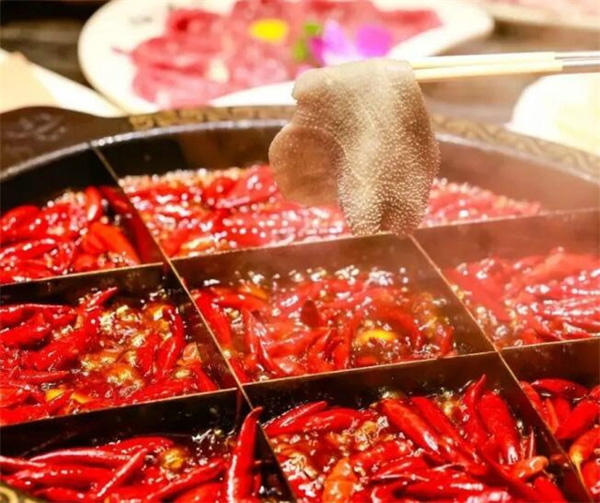 云南昭通的飯店哪家好吃？這家開業(yè)即火爆！