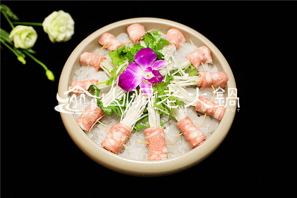 成都火鍋哪家***好吃？這家店每天都要排2小時的隊！