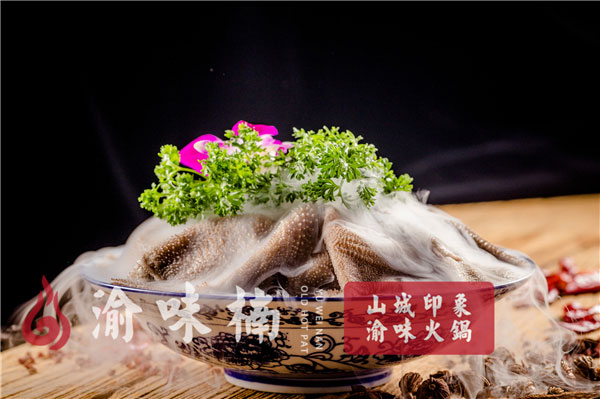 重慶哪里的火鍋好吃?反正這家排隊(duì)的人***多