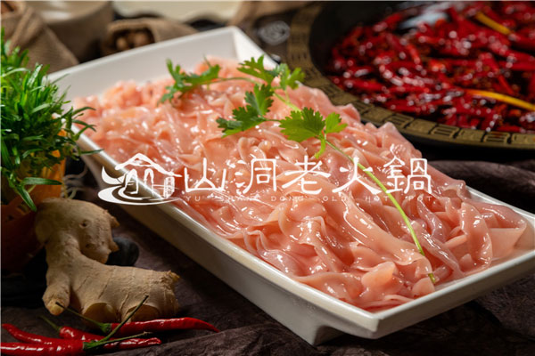 重慶老火鍋哪里***好吃？這家店菜品天天賣脫銷！