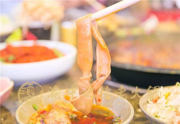 重慶火鍋店哪家***出名？沙坪壩這家深夜都還在營業(yè)