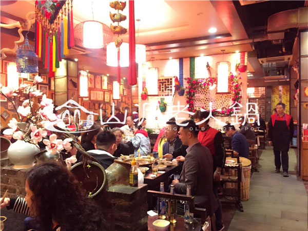 重慶加盟火鍋店哪個(gè)好？鍋底制造技術(shù)也很重要！