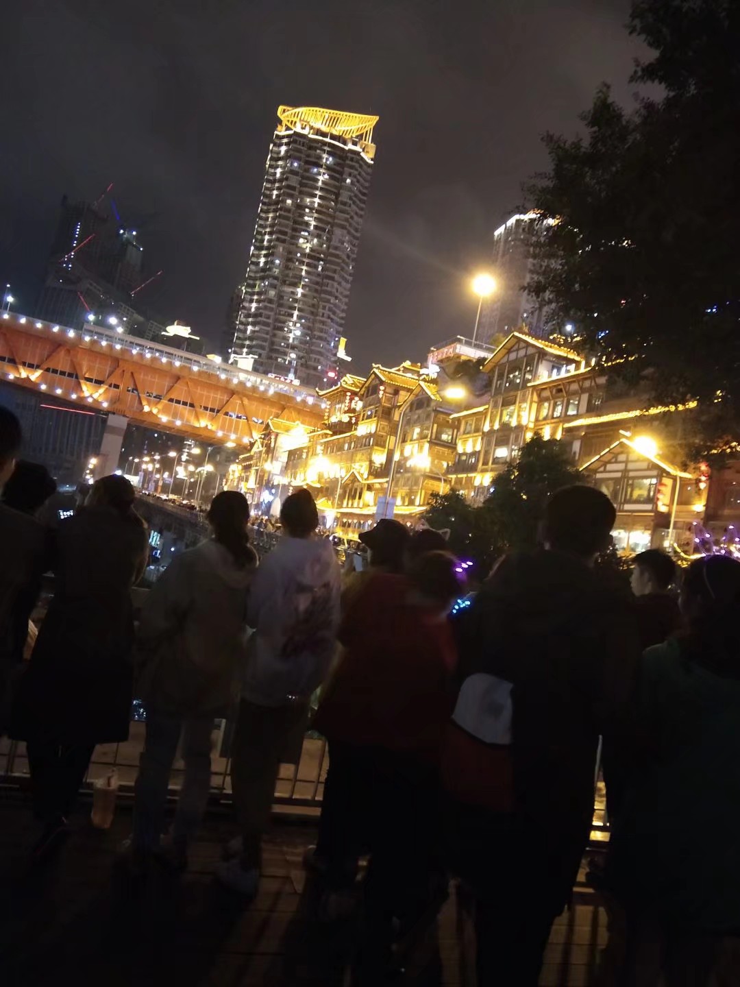 重慶火鍋哪家***好吃：龍江碼頭火鍋底料純手工炒制