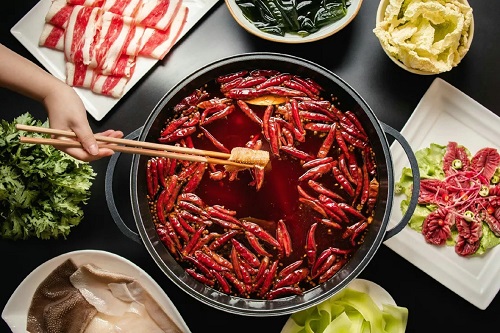 寒冷秋日必需品——麻辣重點老火鍋不能少