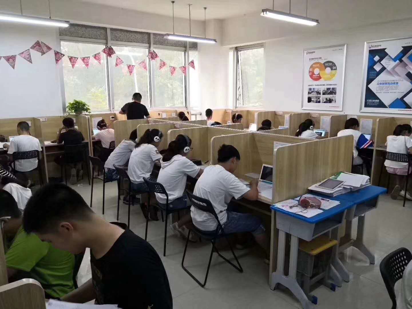 AI智能教育課外輔導班（補習班）項目值得投資加盟嗎？