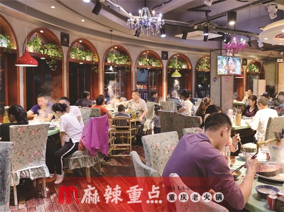 重慶火鍋加盟排名：麻辣重點火鍋甘肅張家川店正式簽約現場！