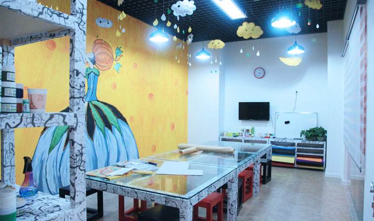 兒童美術(shù)加盟好還是自己創(chuàng)業(yè)好