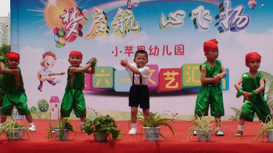 投資小蘋果幼兒園加盟店怎么樣？加盟總部實力強支持多輕松當校長