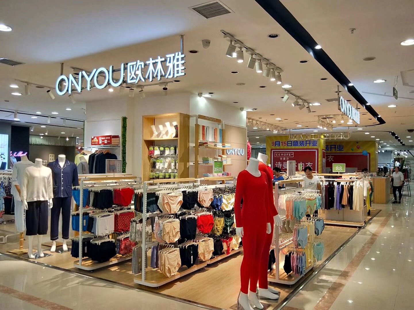 歐林雅內衣店經營法則：如何提高進店率。