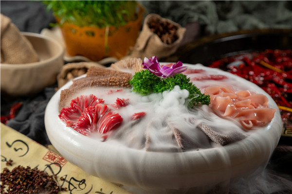 重慶加盟火鍋店哪個好？多年經(jīng)驗讓它脫穎而出