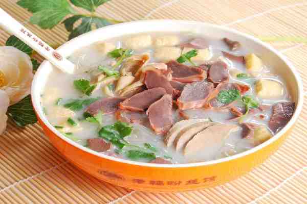 丫妞老鴨粉絲湯正好迎合了人們的這一需求,加盟創(chuàng)業(yè)的好項(xiàng)目