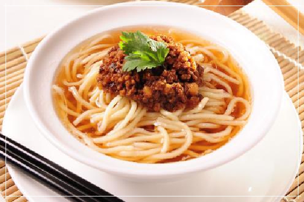 小李飛刀面館秉承質(zhì)量理念，面食界標新立異