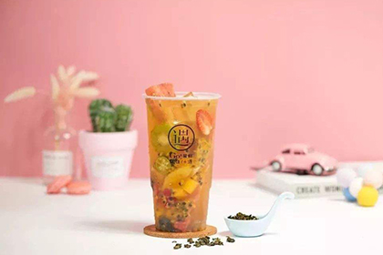 奶茶店加盟選擇果鮮遇茶飲有什么好處呢？
