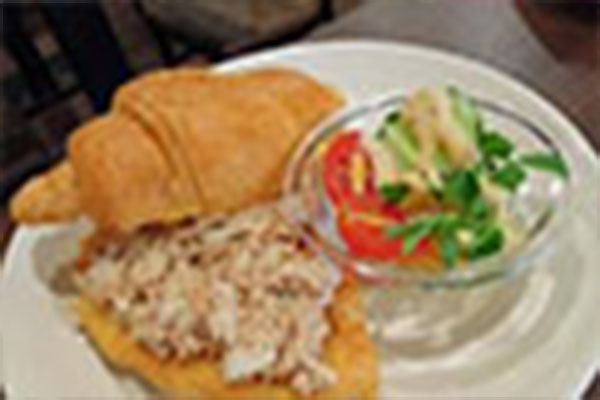 好吃又好玩，還可以交友的食明治餐廳來五道口啦！