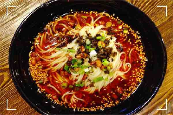 嘿小面加盟連鎖店，麻辣人生的享受