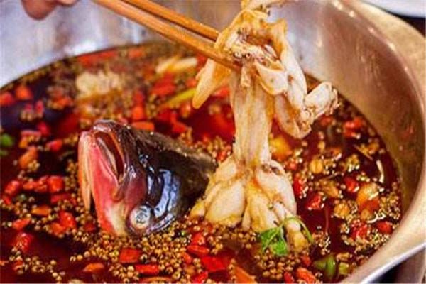 美蛙魚頭火鍋加盟費是多少錢？費用超低 開店輕松