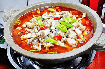 簡單的經(jīng)營輕松的賺錢，魚你相伴魚火鍋加盟