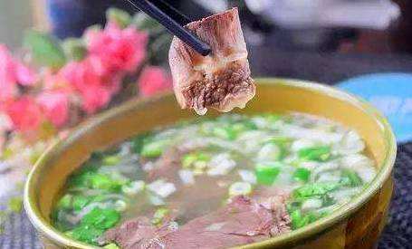 牛肉湯加盟項目有發展嗎？開一家郁興發牛肉湯加盟店是賺錢的好選擇