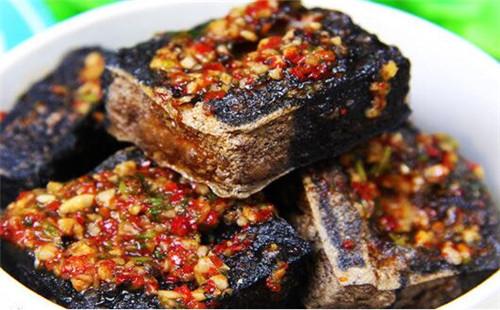 黑色經典臭豆腐、有夢想的臭豆腐