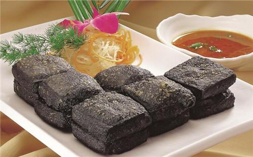 黑色經典臭豆腐、有夢想的臭豆腐