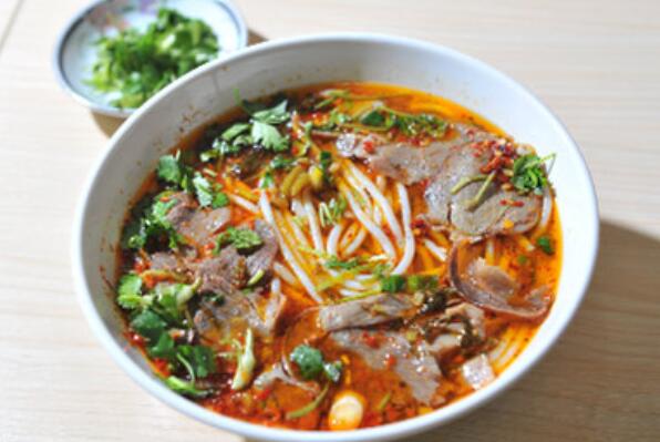 渠小胖羊肉粉特色十足