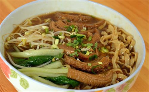 加盟就選“一品江南鍋蓋面”
