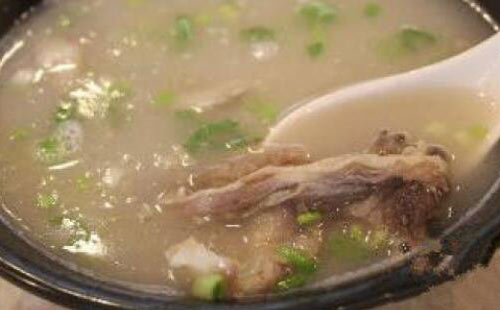 馬店羊肉湯十里飄香勾人食欲