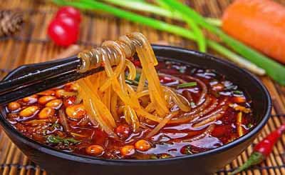 如何提高特色小吃加盟店的營業額？