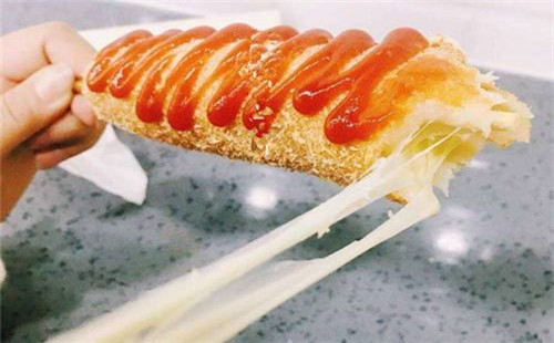 芝士與熱狗碰撞出獨特的美味